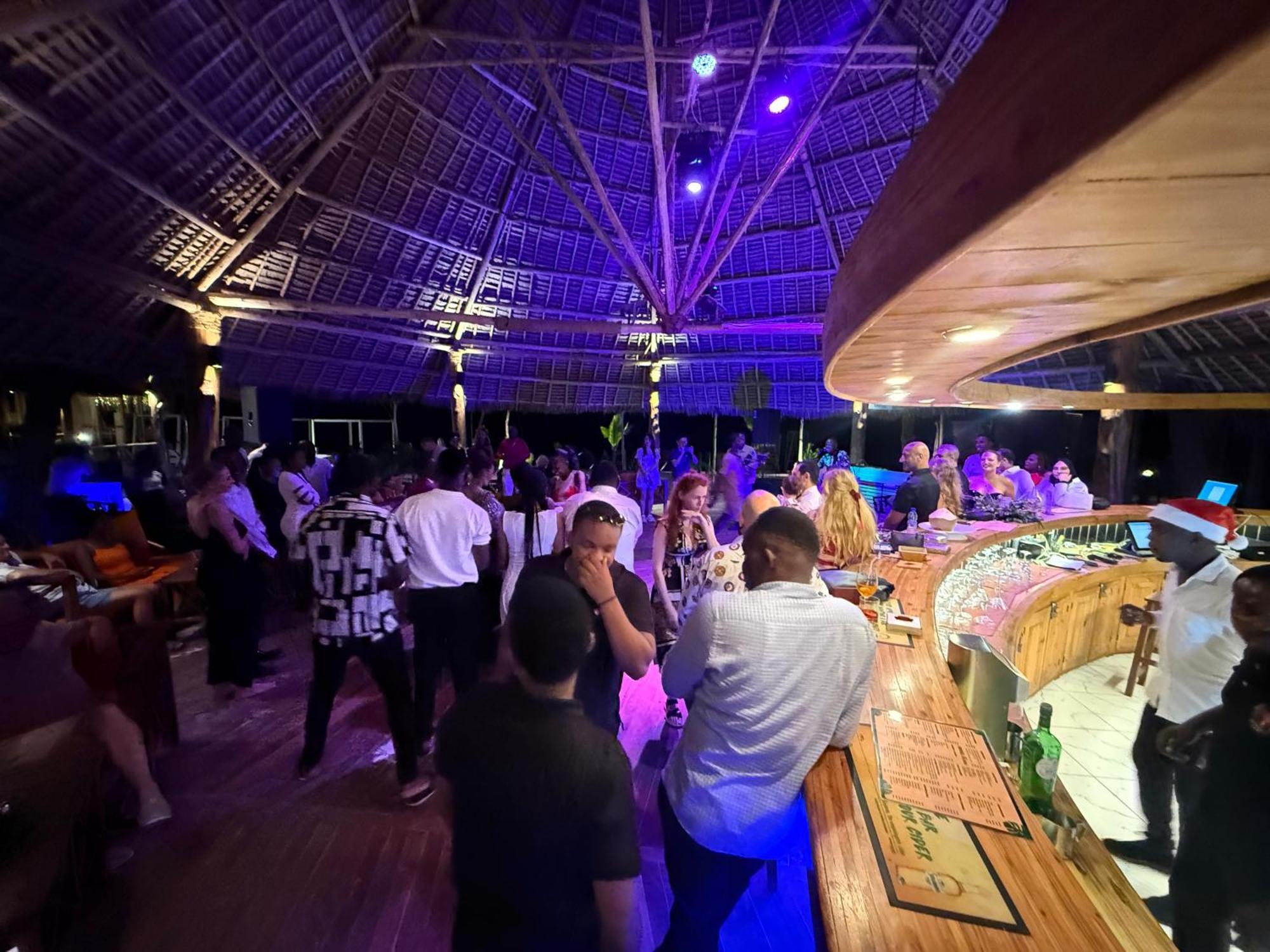 Tiki Beach Club & Resort (Adults Only) Bwejuu Exterior foto